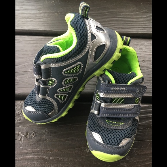 boys wide tennis shoes